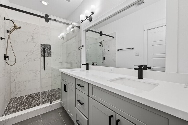 Building Photo - 314 Neyland St