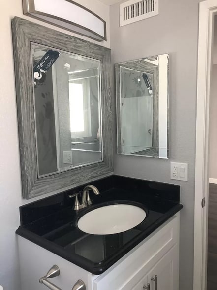 Building Photo - 21107 Vía Santiago