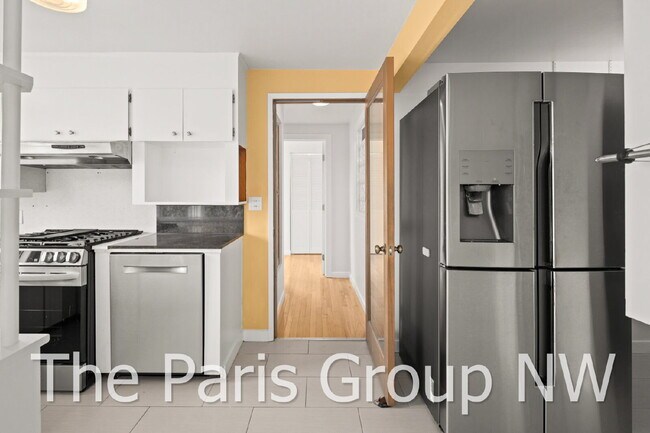 Building Photo - Delightful Magnolia 4br Remodel * Walkable Salmon Bay Location, Central Yet Quiet