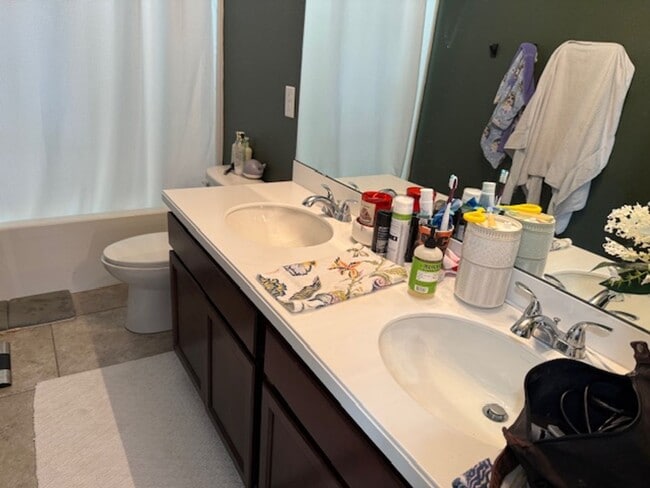 Building Photo - Like New 4/2.5 St. Augustine