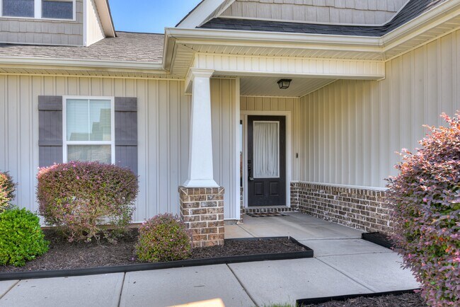 Building Photo - 1721 Dunmore Ave