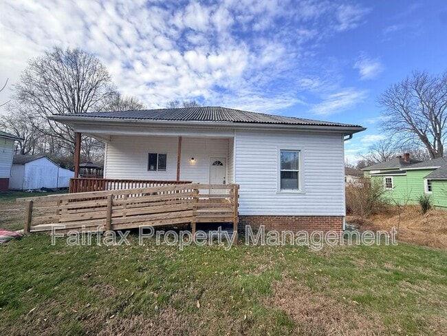 Building Photo - 1725 Turner St