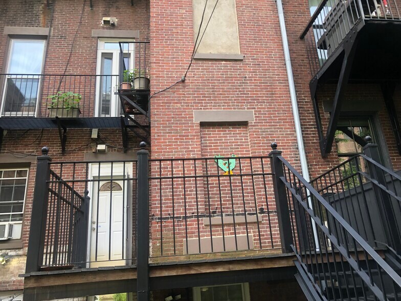 Building Photo - 11 Union Park