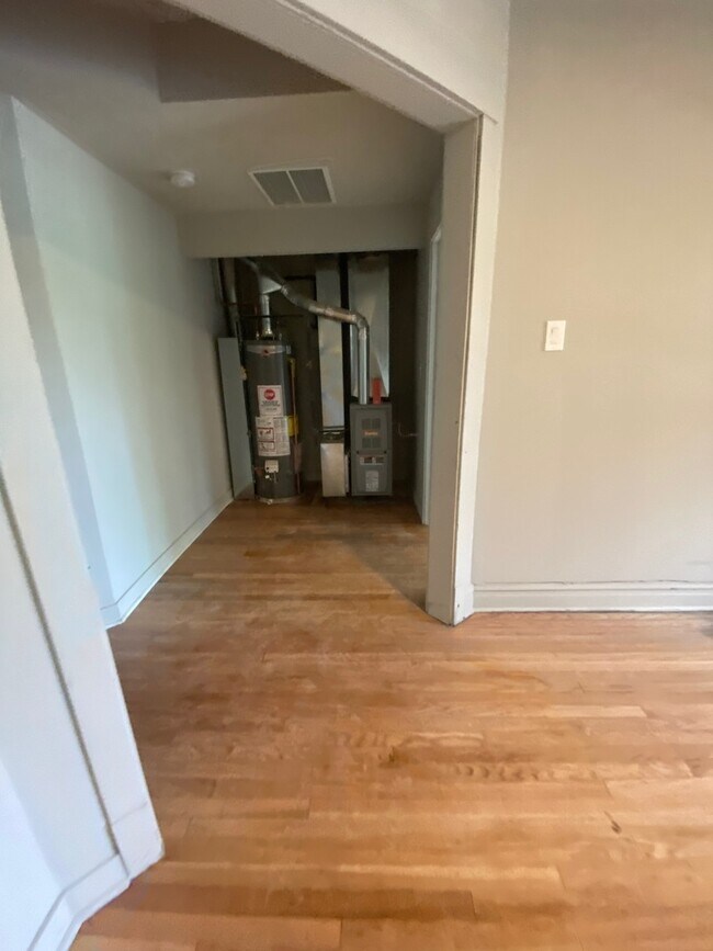 Building Photo - 5018 W 18th St