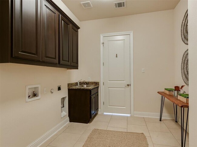 Building Photo - 2657 Montebelluna Pl