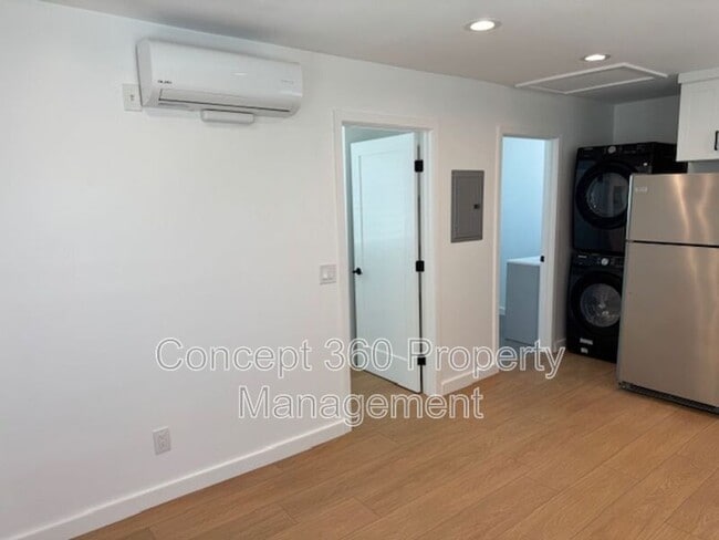 Building Photo - 5300 Glasgow Ct