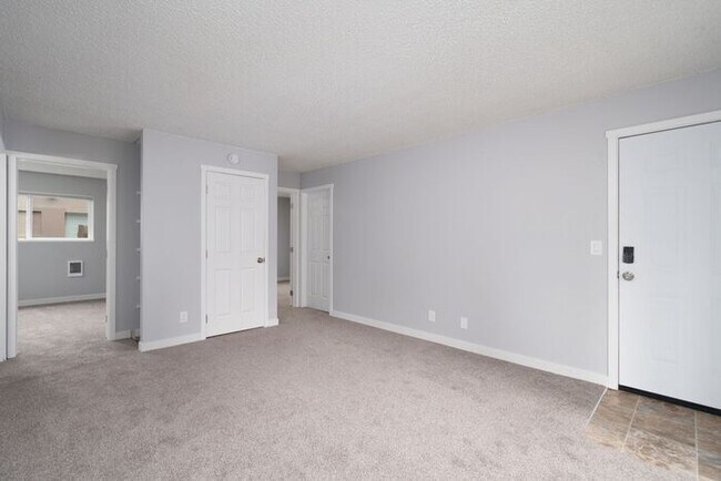 Building Photo - GOBBLE UP THIS DEAL! Sign a Lease, Move In...