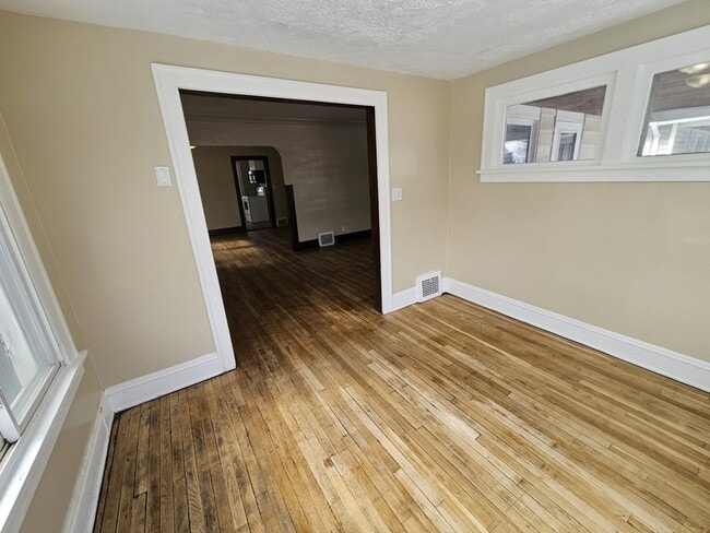 Building Photo - 3270 W 116th St