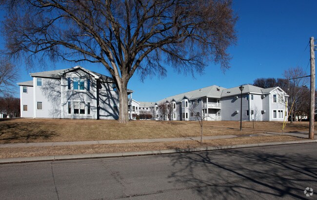 Primary Photo - Stadish Green Condominiums