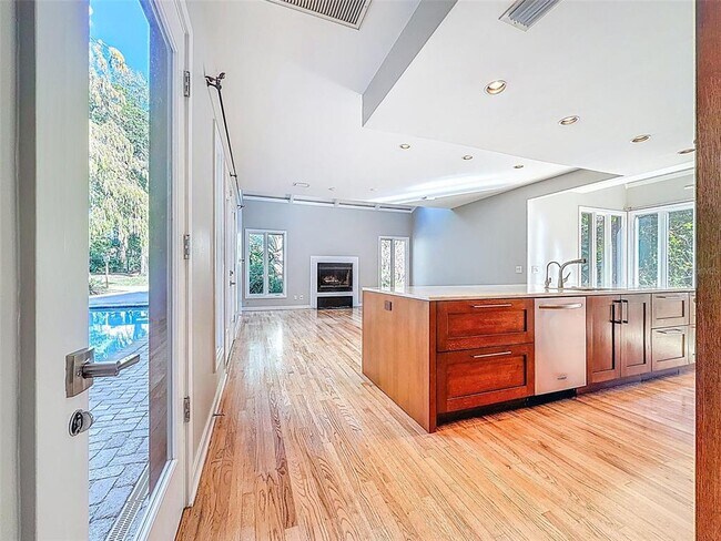 Building Photo - 1351 Willow Brk Dr