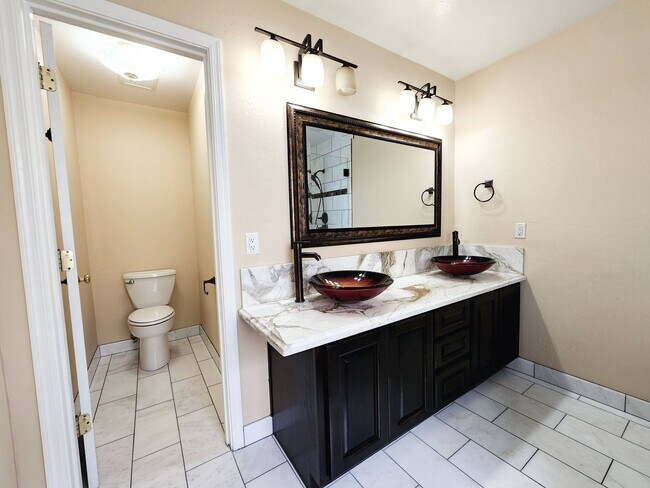 Building Photo - Marshall Ranch 5 bedroom!!  Available Now.