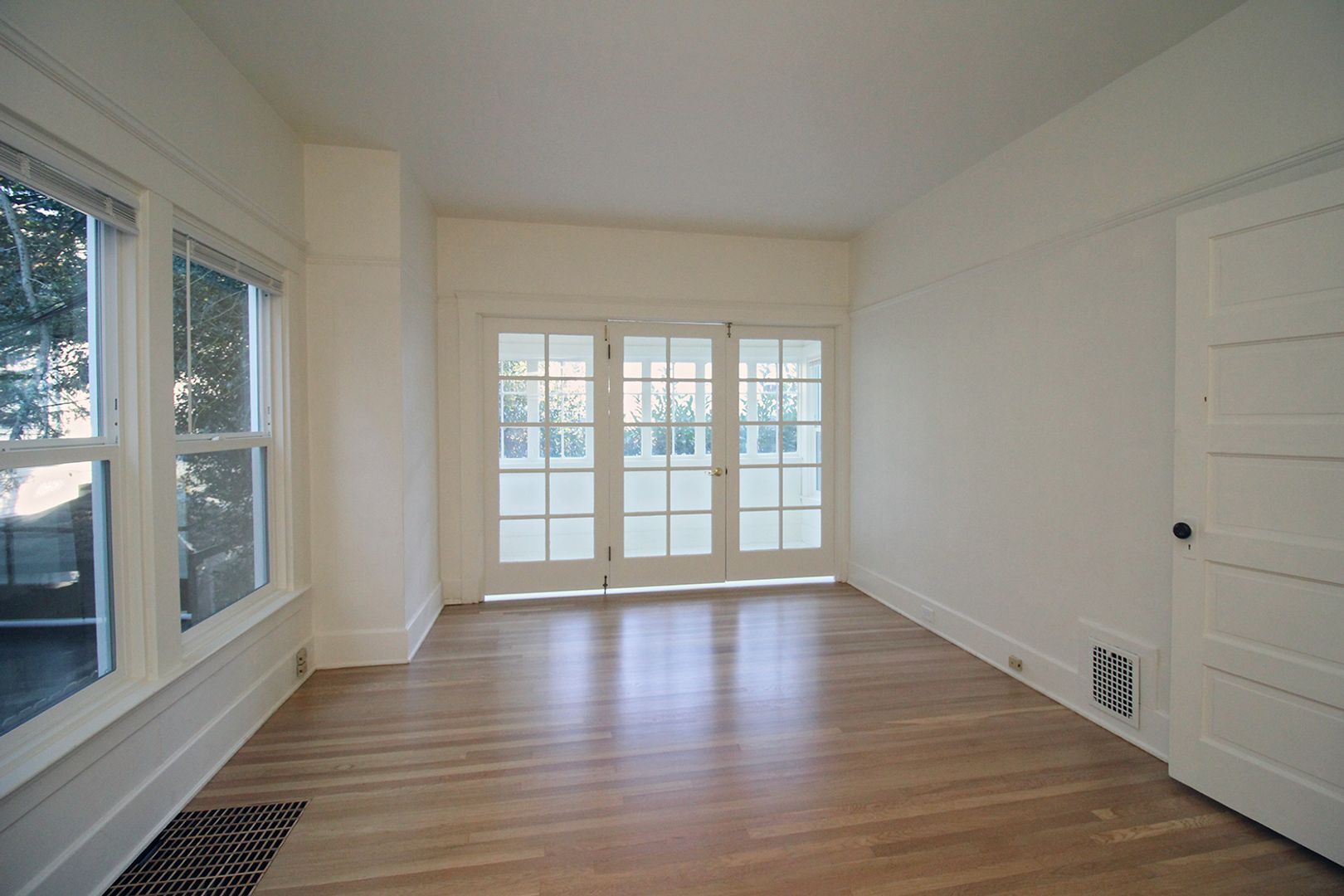 Building Photo - 2314 SW Vista Ave