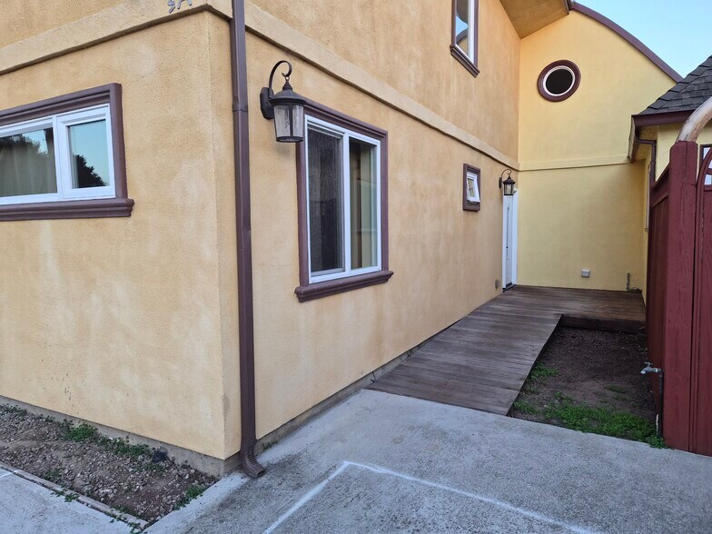 Building Photo - 3 Gonzales St