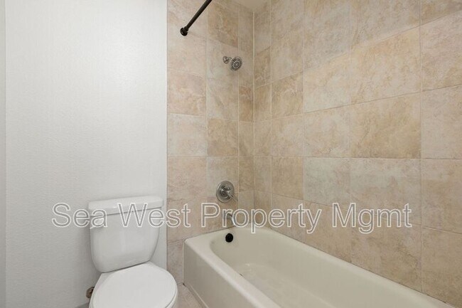 Building Photo - 6907 Quail Pl