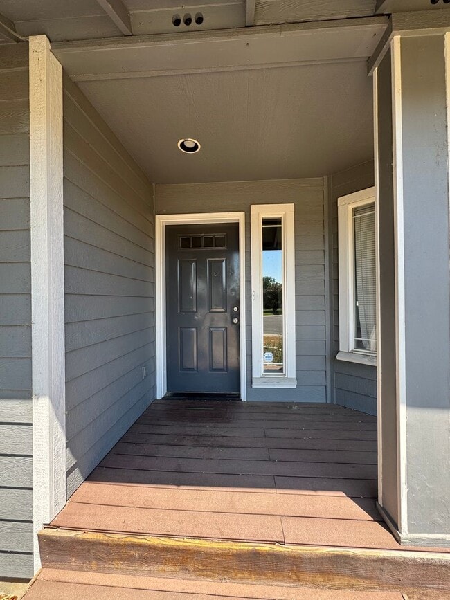 Building Photo - Spacious & Modern 3-Bedroom Home for Lease...
