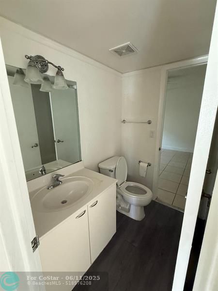 Building Photo - 4255 N University Dr