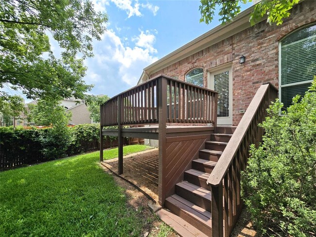 Building Photo - 9901 Bundoran Dr
