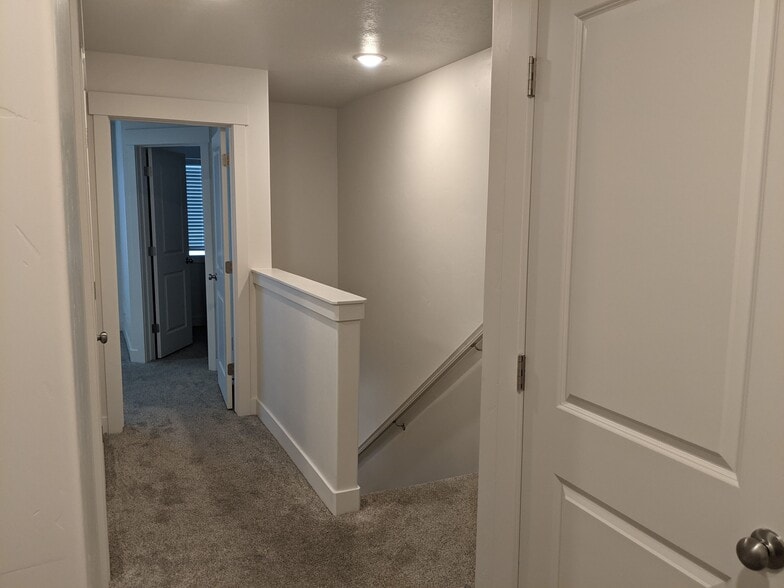 Building Photo - 448 S 1580 E