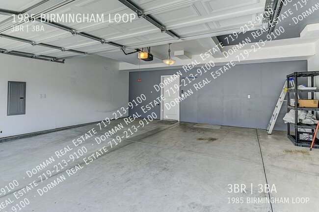 Building Photo - Newer Townhome Vistas at Spring Creek