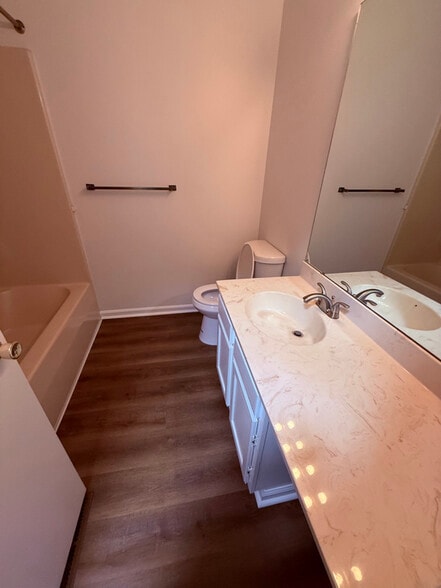 Building Photo - 2916 Carlyle Ct