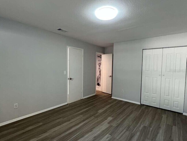 Building Photo - 1731 Ave C NE