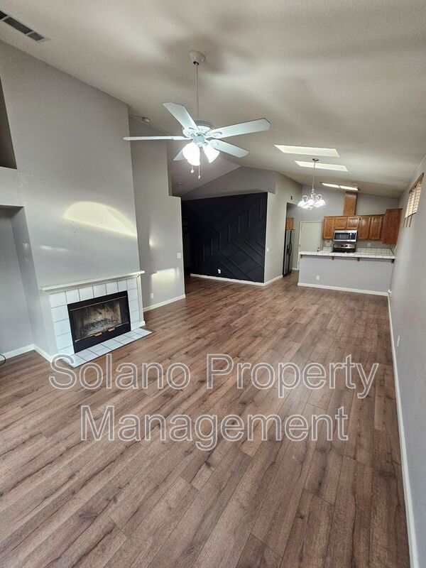 Building Photo - 246 Potrero St