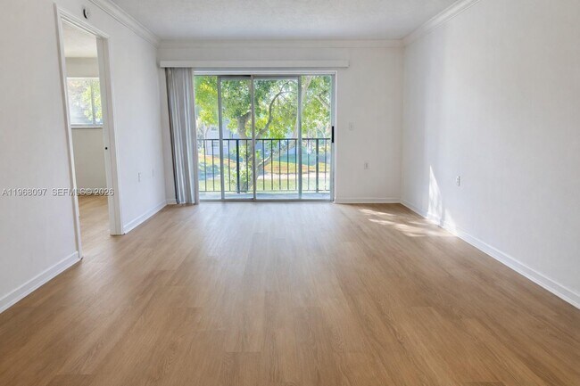 Building Photo - 971 Lake Terry Dr