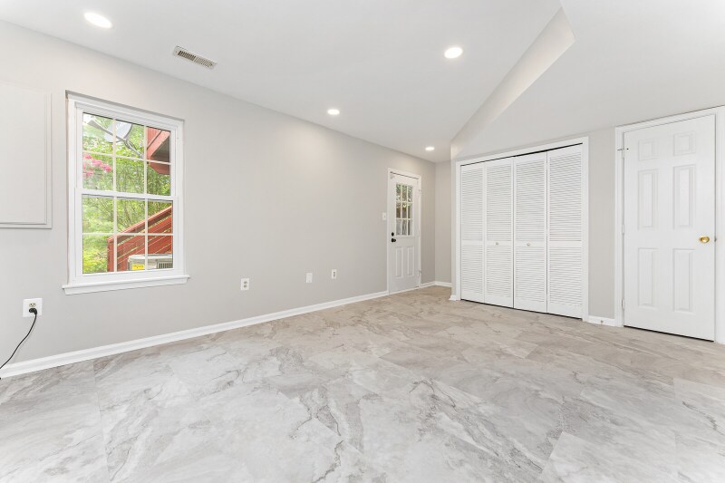Building Photo - 44132 Mistletoe Terrace