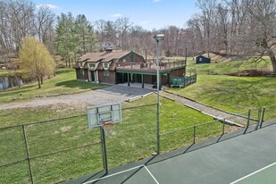 Building Photo - 39 Hunting Ridge Rd