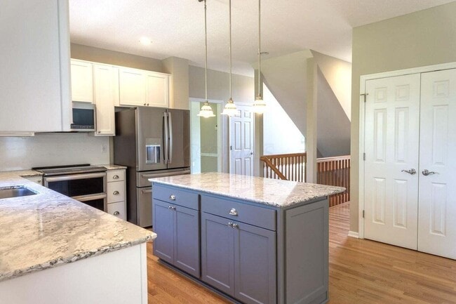 Building Photo - 7492 Fairfield Lakes Dr
