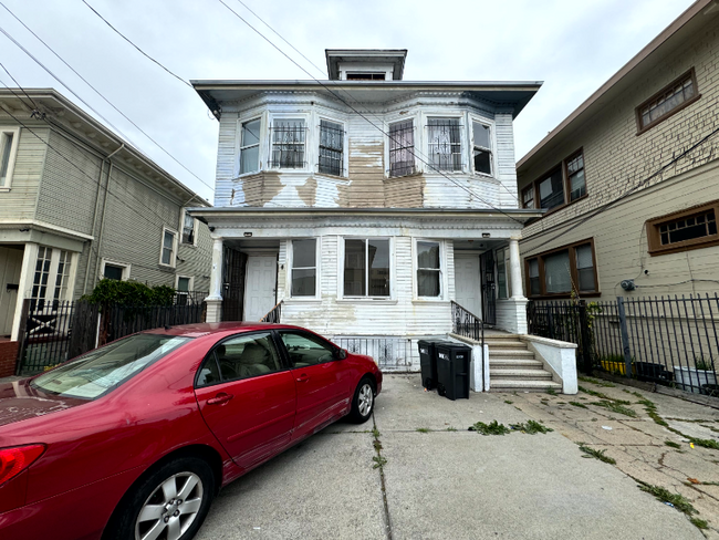Building Photo - 1429 2nd Ave