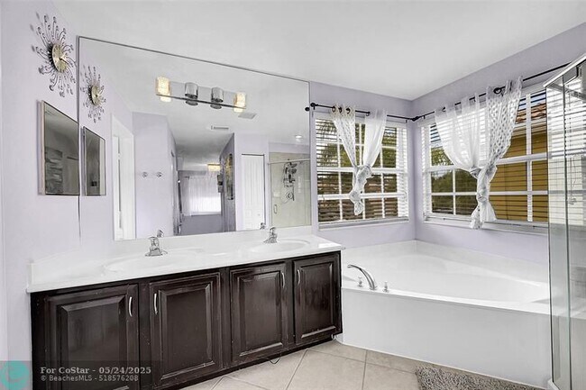 Building Photo - 5418 Sunseeker Blvd