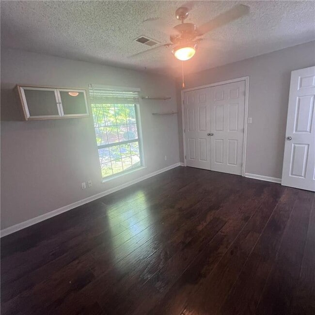 Building Photo - 3045 Steeplechase Dr