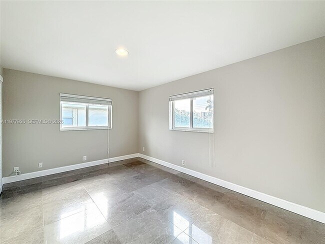 Building Photo - 2770 NE 8th Ct