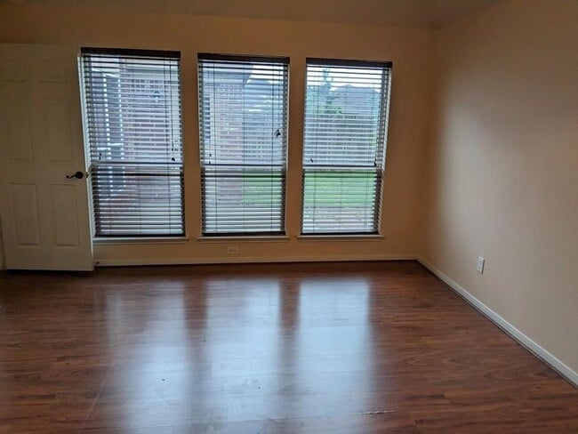 Building Photo - 18710 Cypress Lake Village Dr