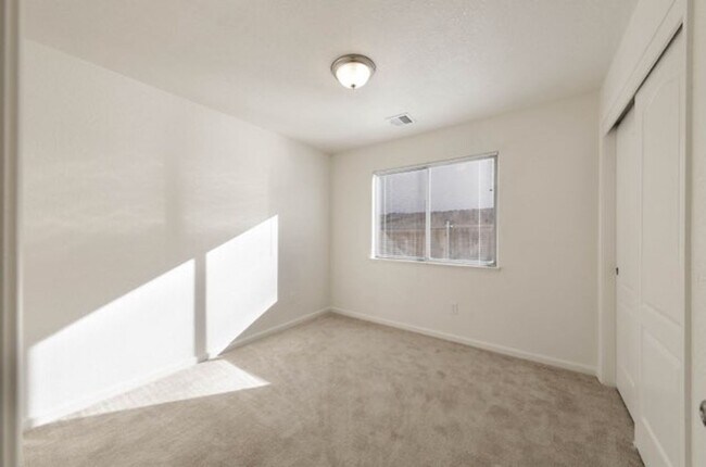 Building Photo - 6118 Autumn Crest Dr