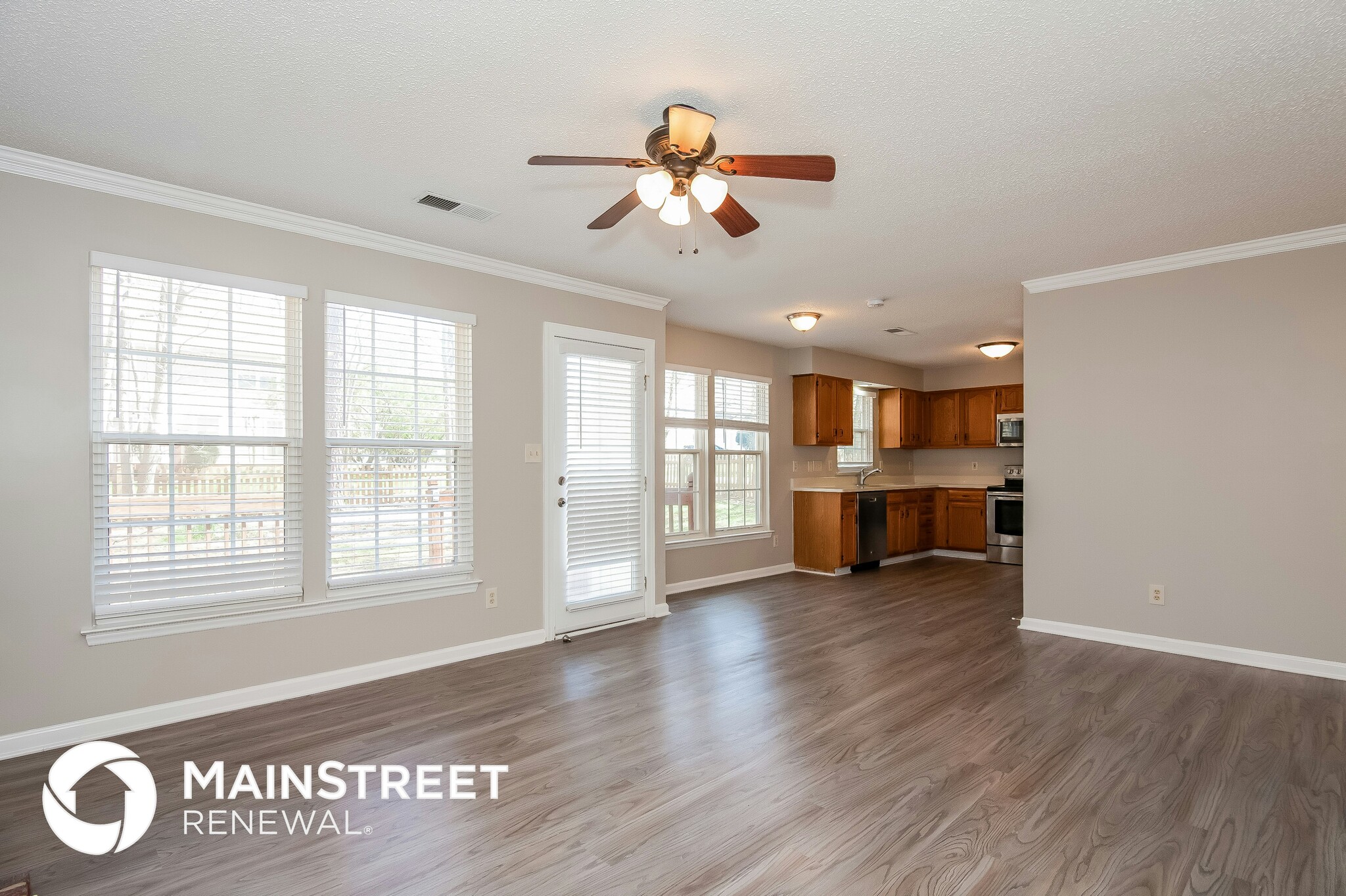 Building Photo - 6002 Pecan Cove Ln