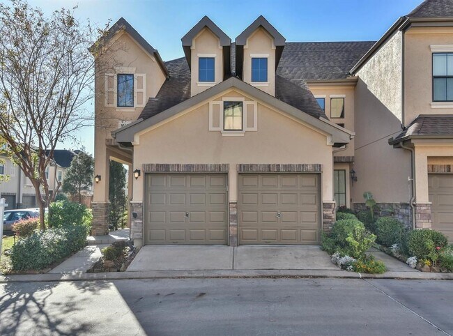 Building Photo - 11603 Royal Oaks Trce