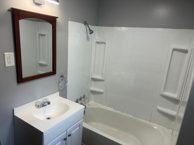 Building Photo - 210 Locust Ave