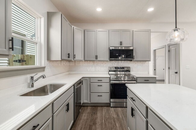 Building Photo - 72 Hayden Ave