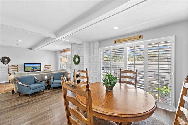 Building Photo - 23078 Vía Cereza