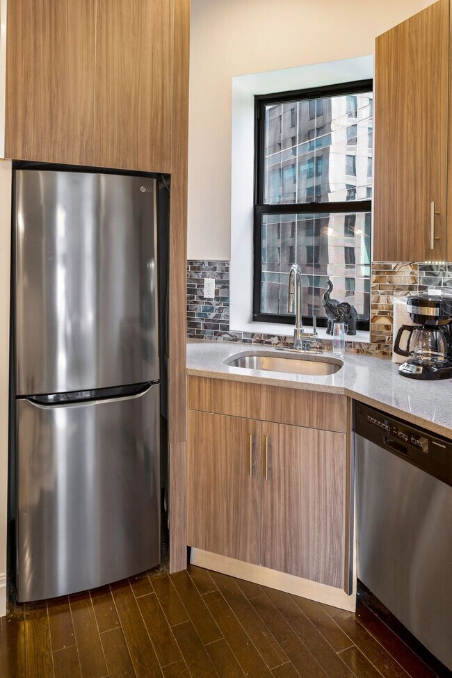 Building Photo - 1113 York Ave