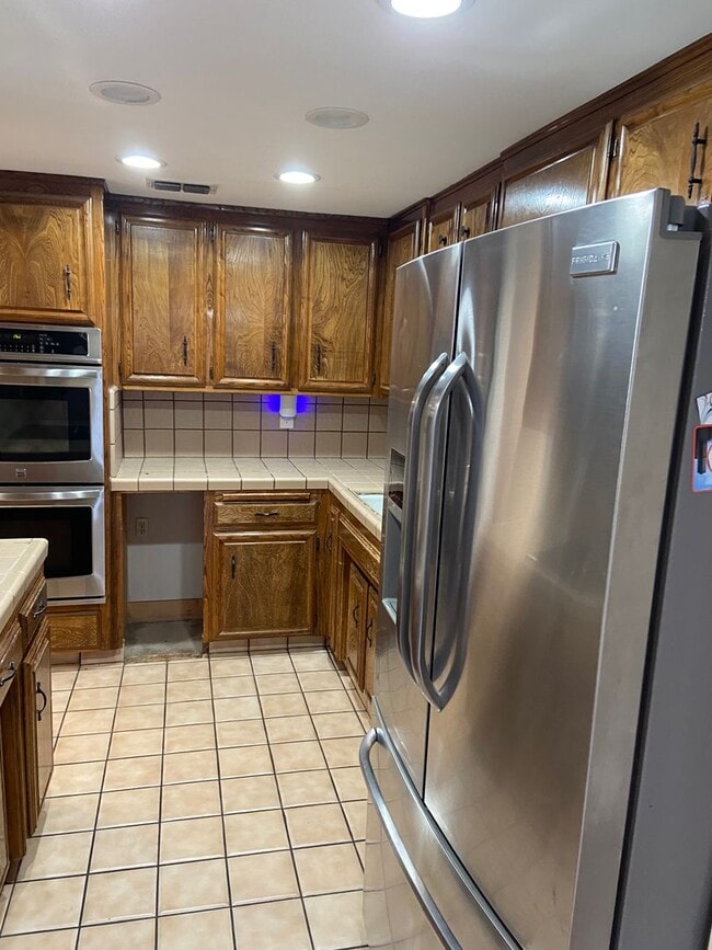 Building Photo - Charming 2-Bedroom, 2-Bathroom Townhome with Loft With Solar!