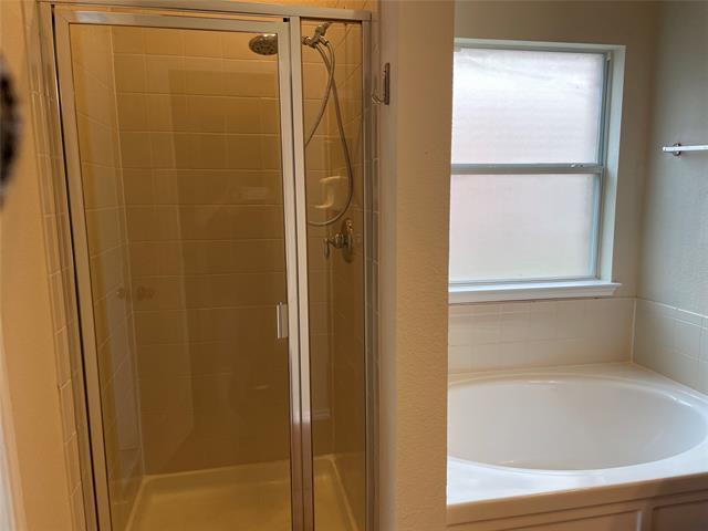 Building Photo - 1013 Camp Verde Dr
