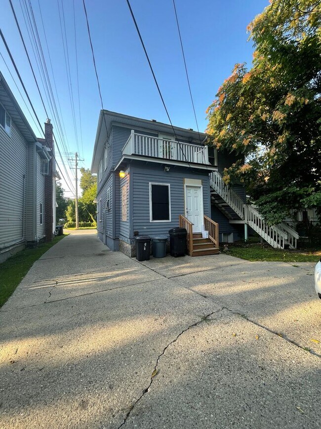 Building Photo - 416 Pearl St