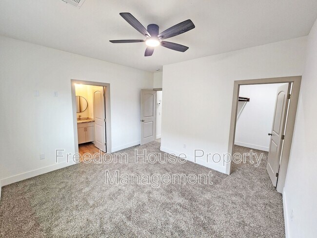 Building Photo - 1340 Arrowhead St