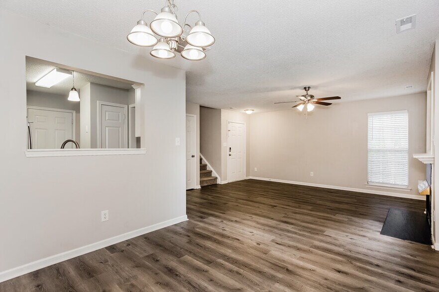 Building Photo - 120 W Walnut Ave