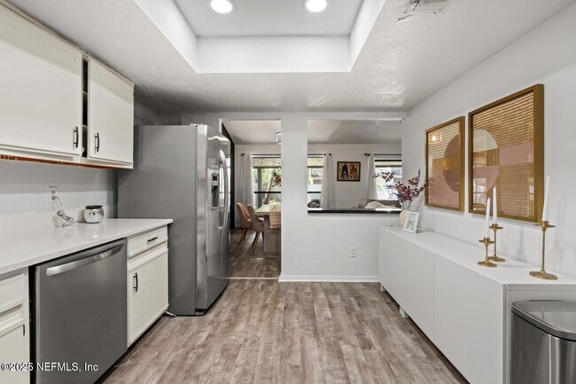 Building Photo - 9709 Fawn Brook Cir N