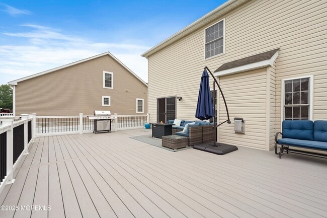 Building Photo - 36 Main St