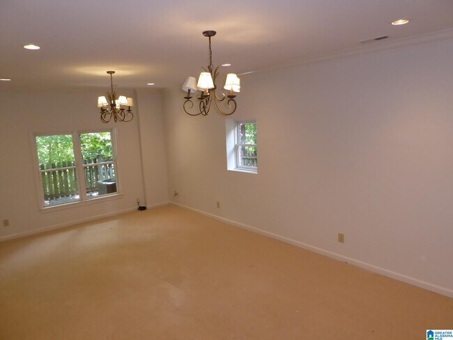 Building Photo - 1040 Cole Cir